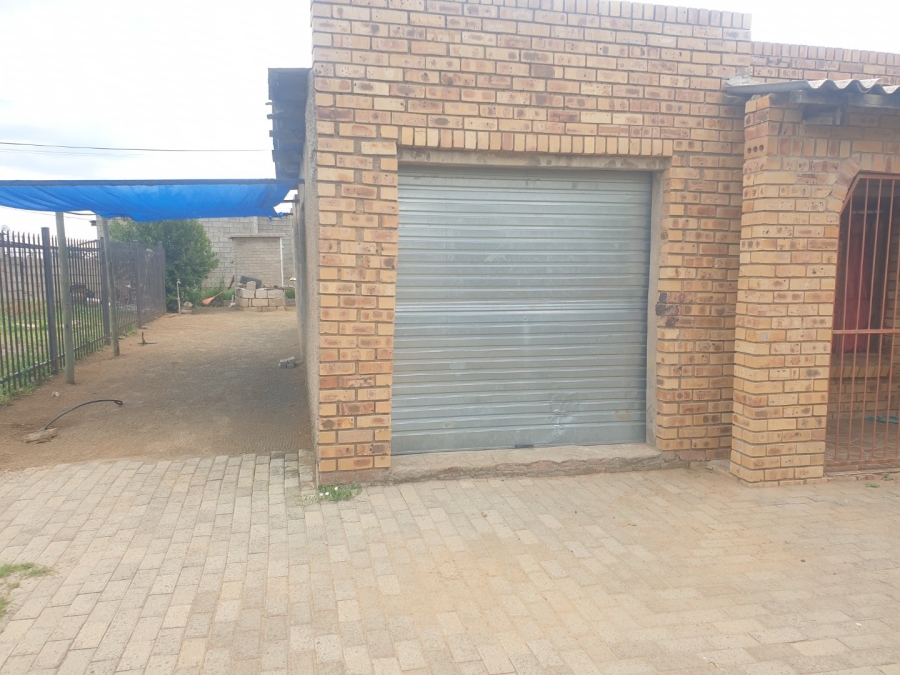 3 Bedroom Property for Sale in Botshabelo Free State